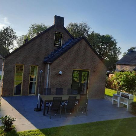Heerlijke Vakantiewoning Ewijk Villa Esterno foto